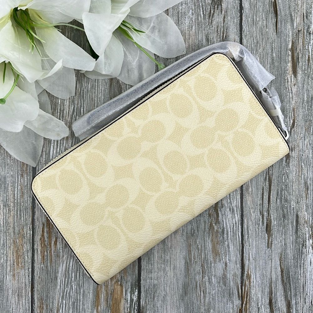 Coach Butter Yellow Long Zip Around Wallet In Signature Canvas Bag Purse - Picture 4 of 7